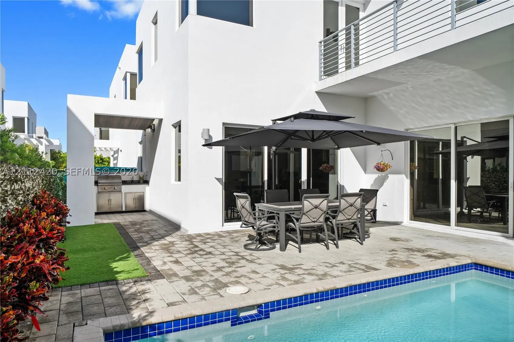 10054 NW 76th Ter