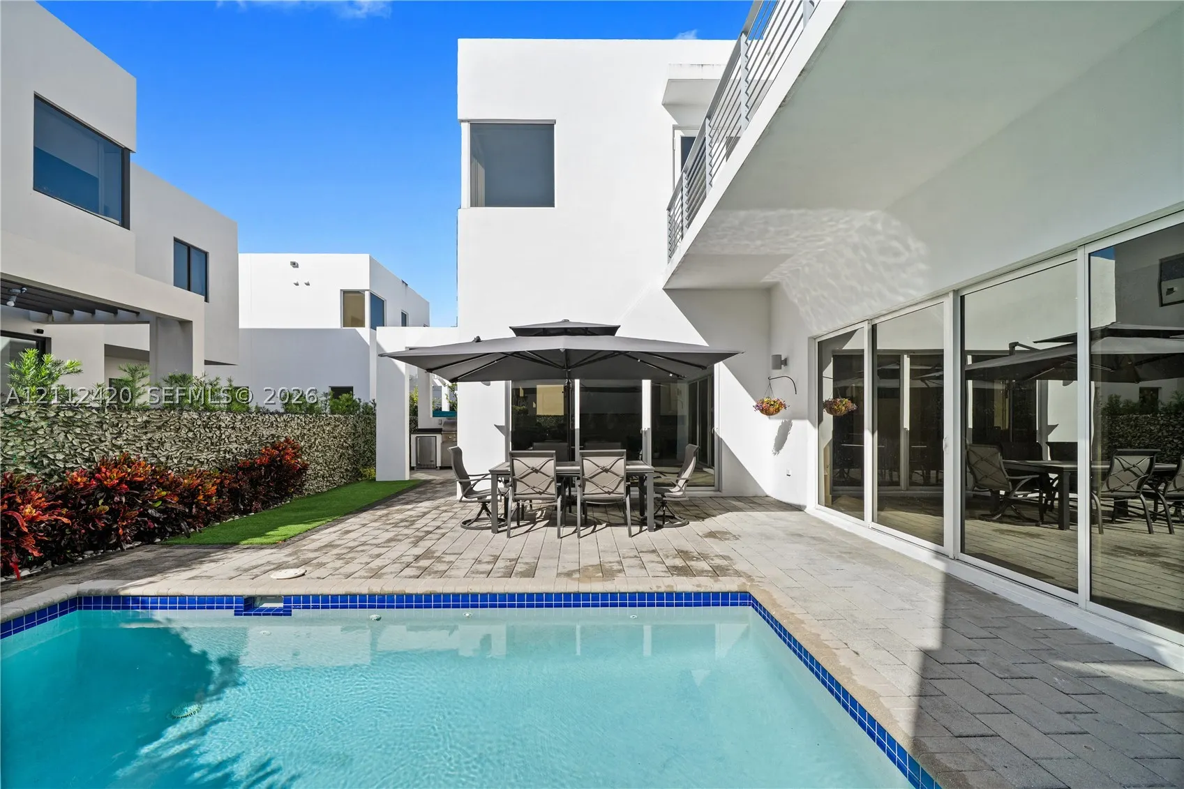10054 NW 76th Ter