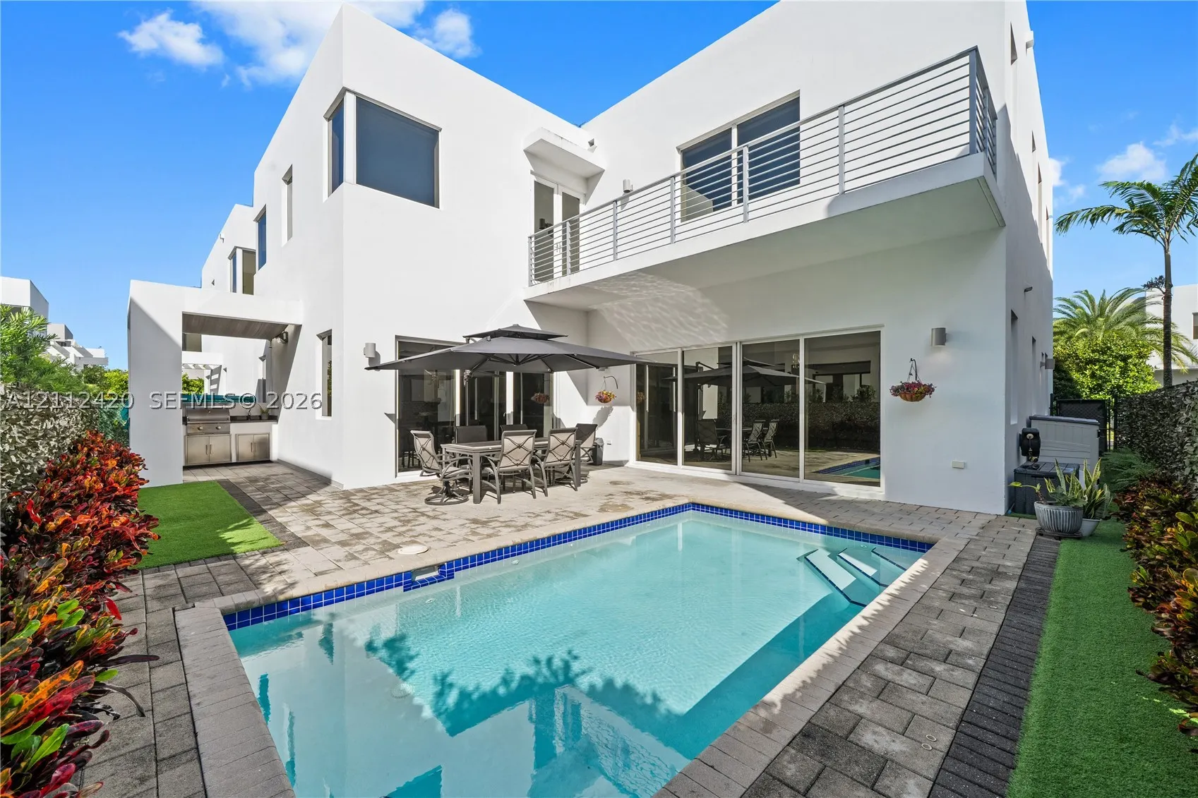 10054 NW 76th Ter