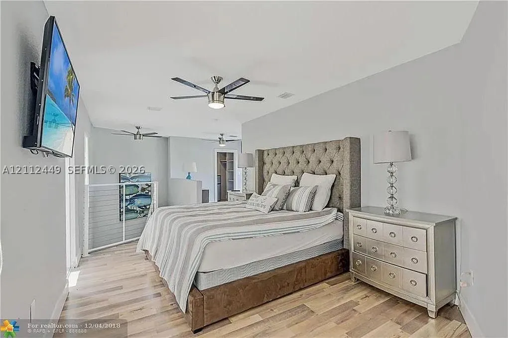 725 SE 14th Court