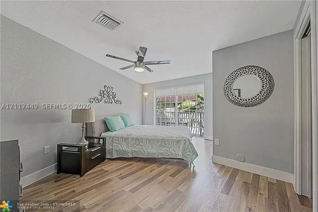 725 SE 14th Court
