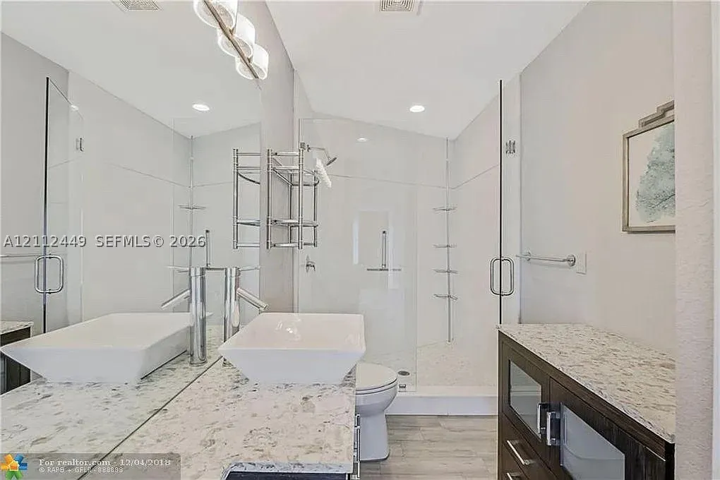 725 SE 14th Court