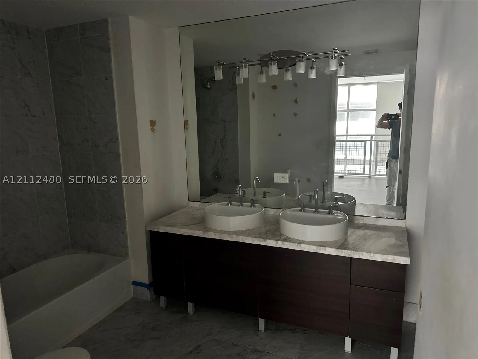 244 Biscayne Blvd #650