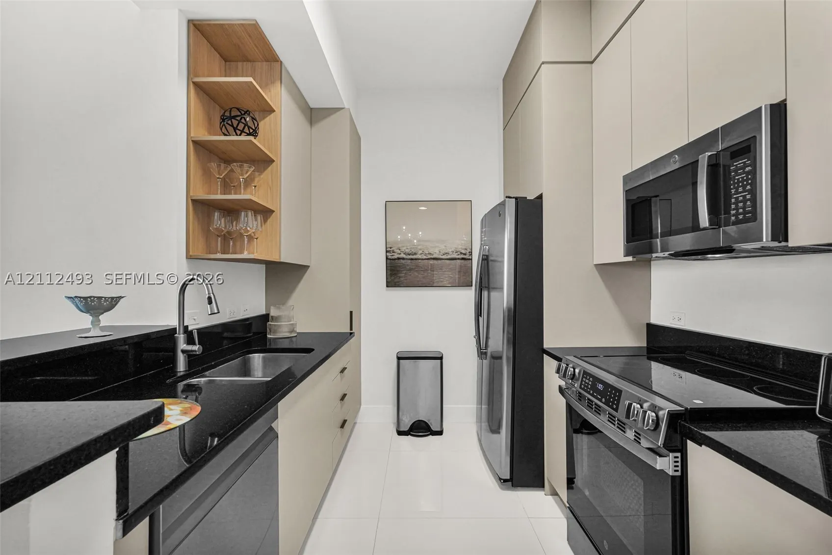 2775 NE 187th St #PENTHOUSE 3--REMODELED-
