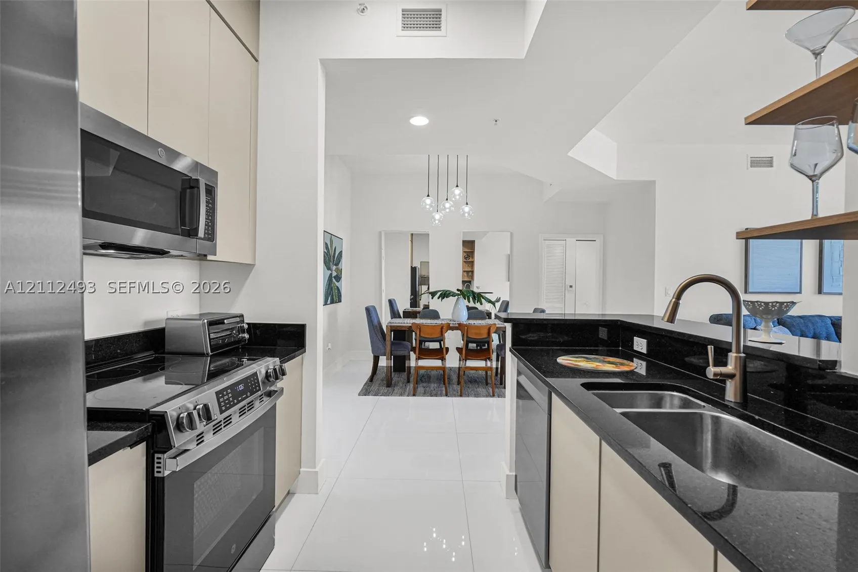 2775 NE 187th St #PENTHOUSE 3--REMODELED-