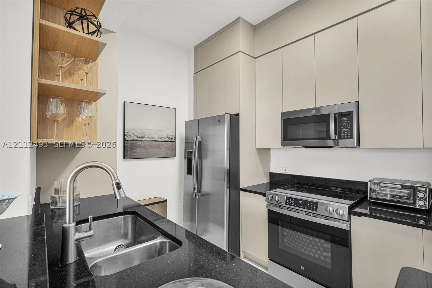 2775 NE 187th St #PENTHOUSE 3--REMODELED-