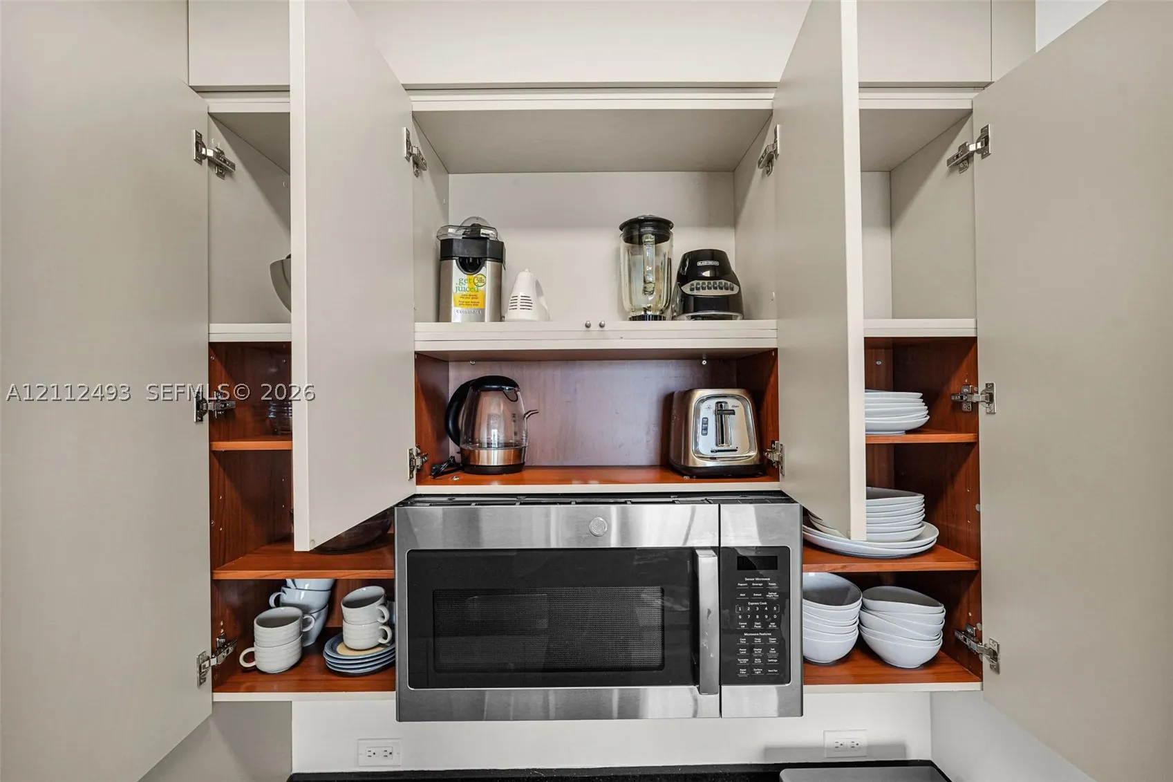 2775 NE 187th St #PENTHOUSE 3--REMODELED-