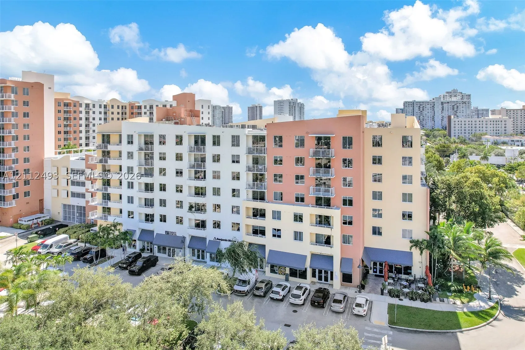 2775 NE 187th St #PENTHOUSE 3--REMODELED-