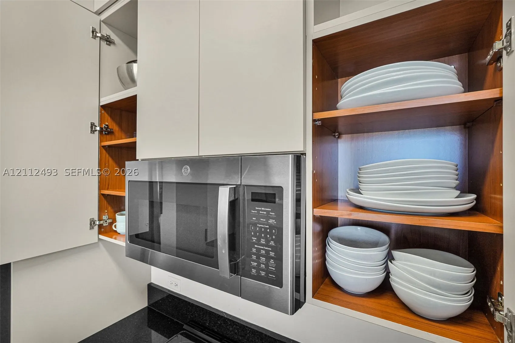 2775 NE 187th St #PENTHOUSE 3--REMODELED-