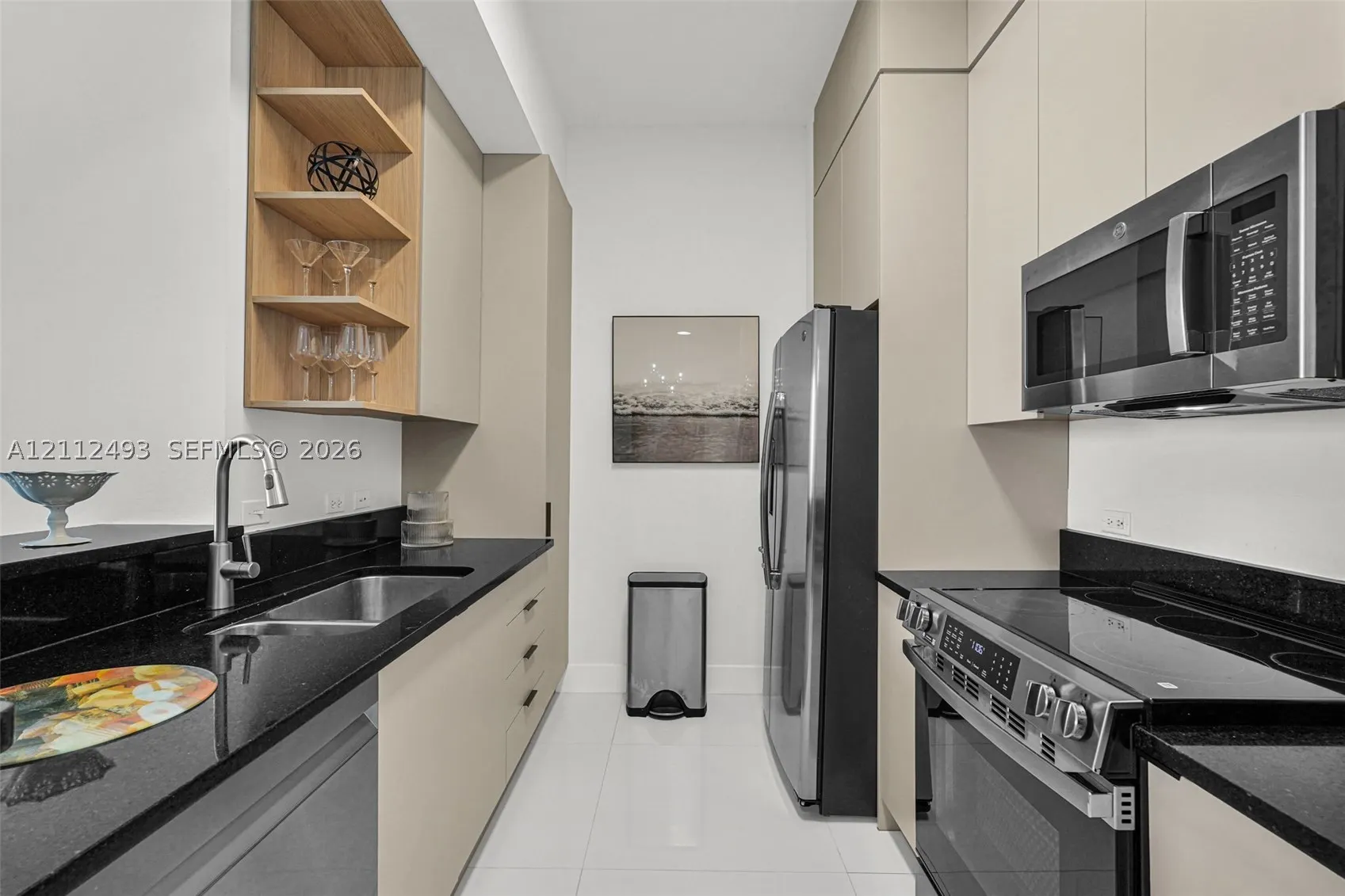 2775 NE 187th St #PENTHOUSE 3--REMODELED-