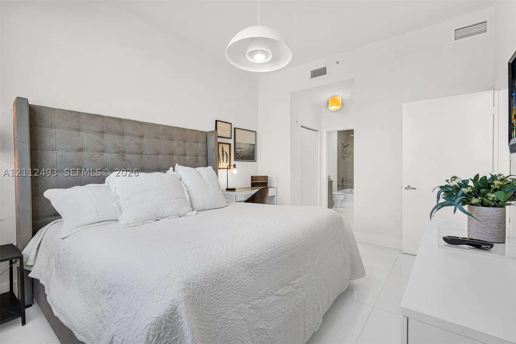 2775 NE 187th St #PENTHOUSE 3--REMODELED-