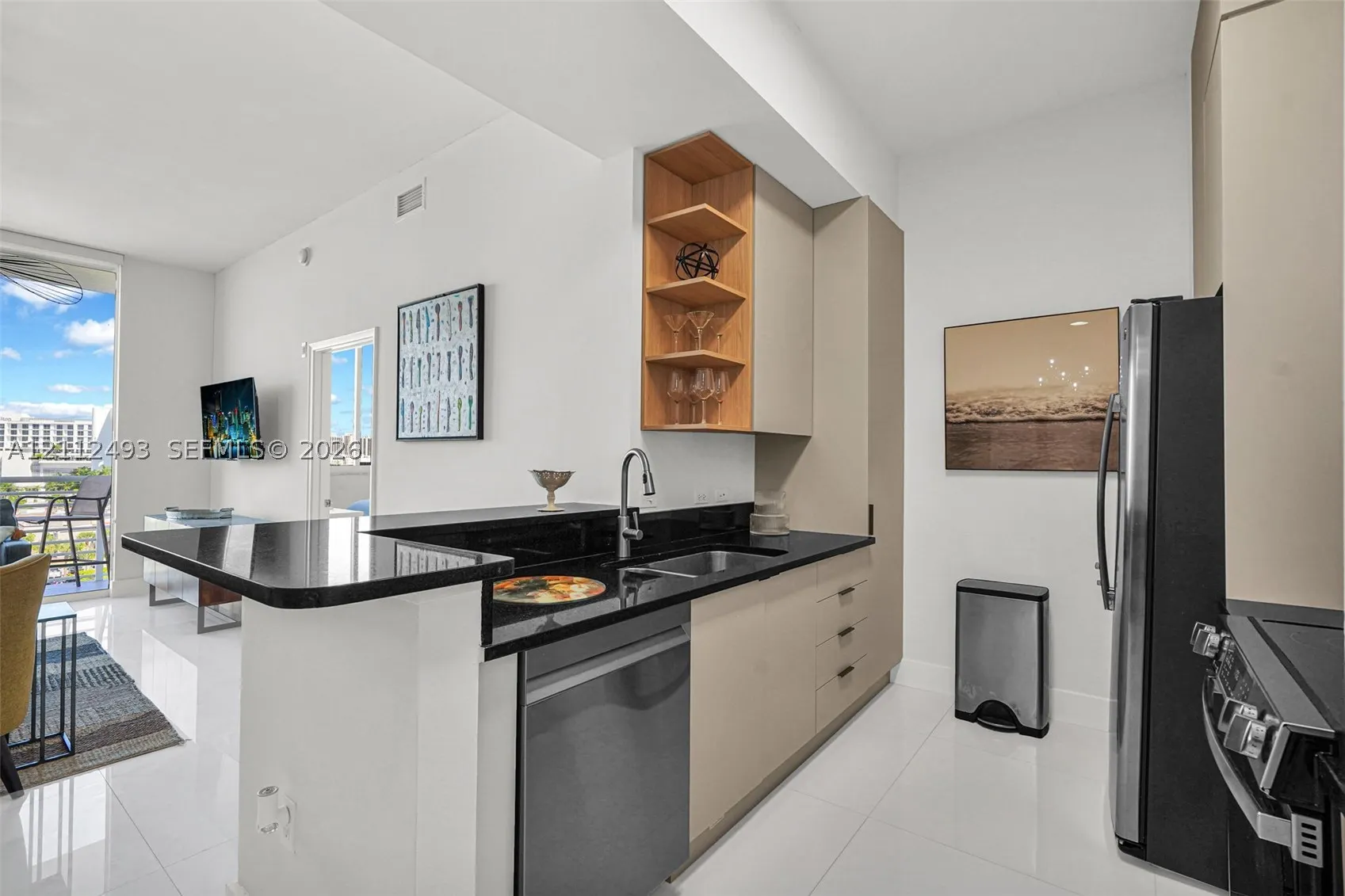 2775 NE 187th St #PENTHOUSE 3--REMODELED-