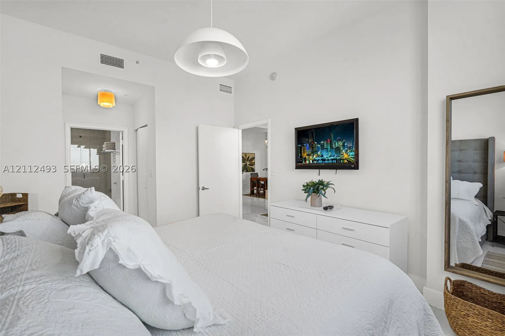 2775 NE 187th St #PENTHOUSE 3--REMODELED-