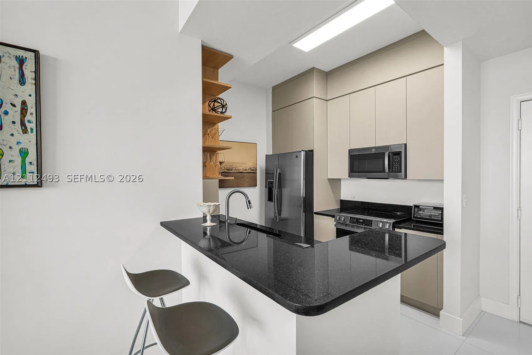 2775 NE 187th St #PENTHOUSE 3--REMODELED-
