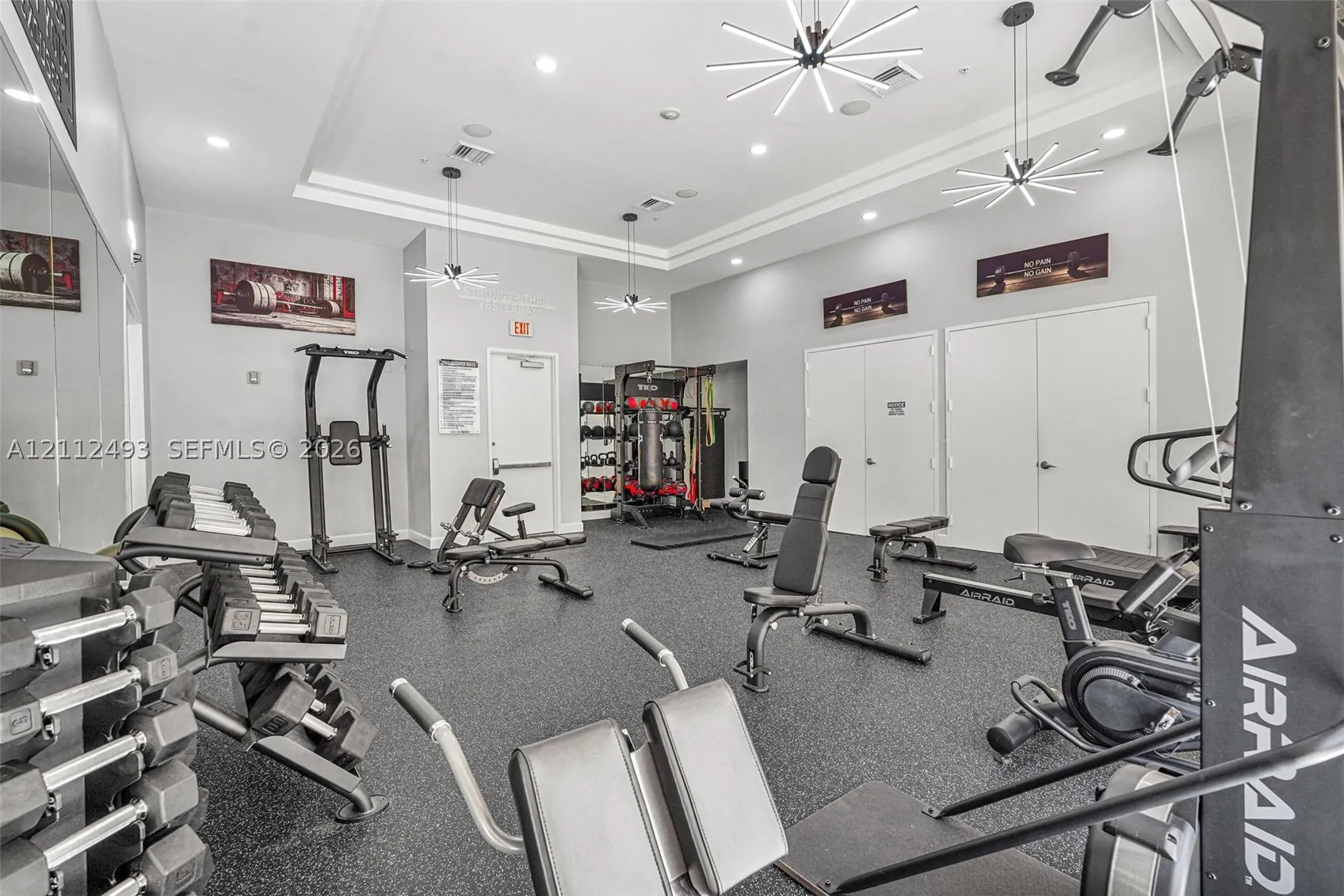 2775 NE 187th St #PENTHOUSE 3--REMODELED-