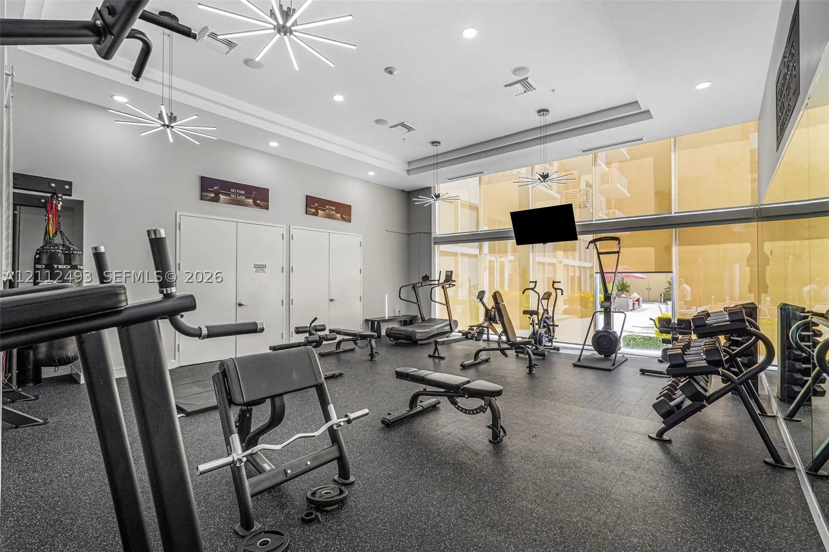 2775 NE 187th St #PENTHOUSE 3--REMODELED-