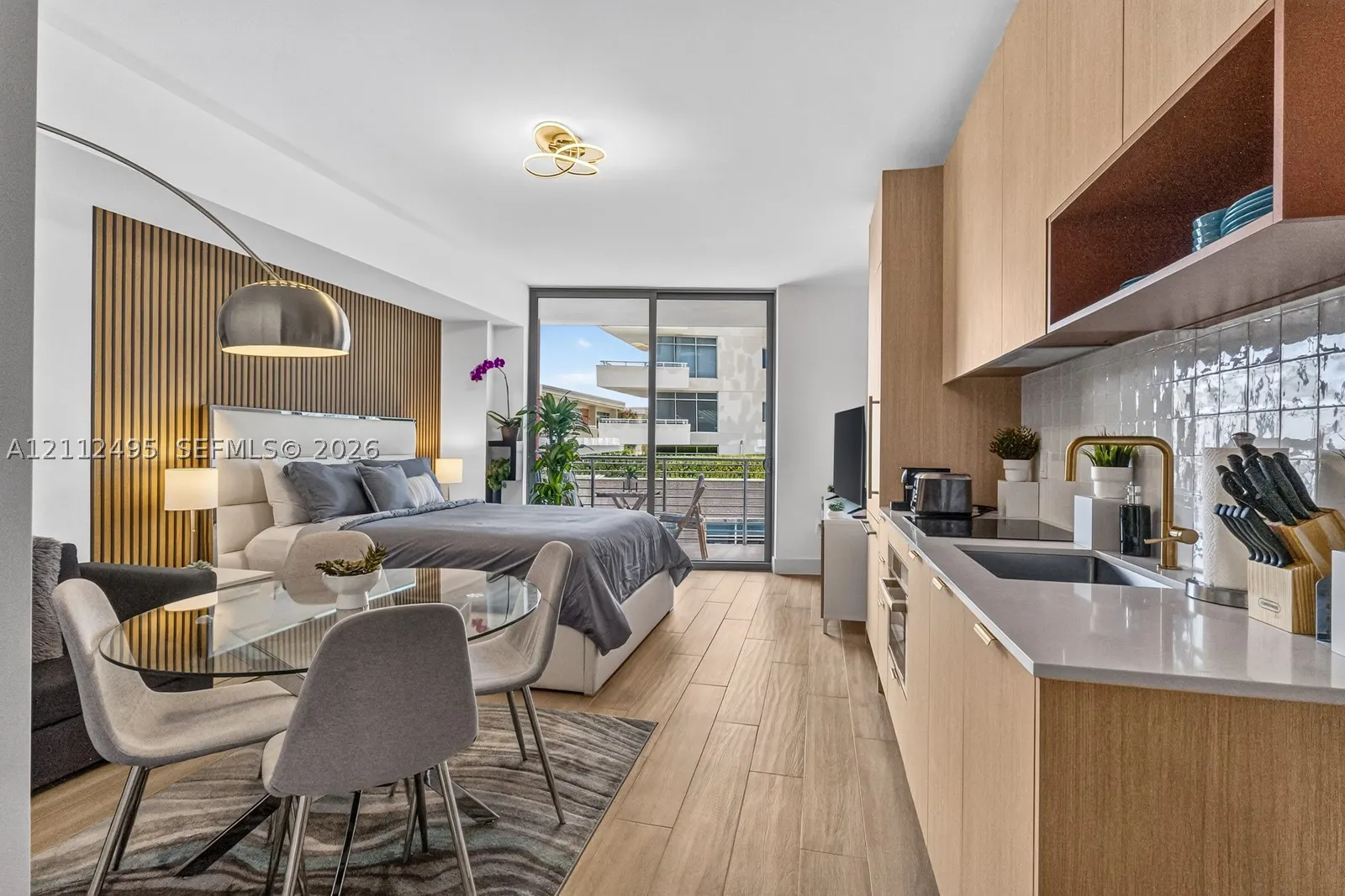 90 NE 32nd St #613