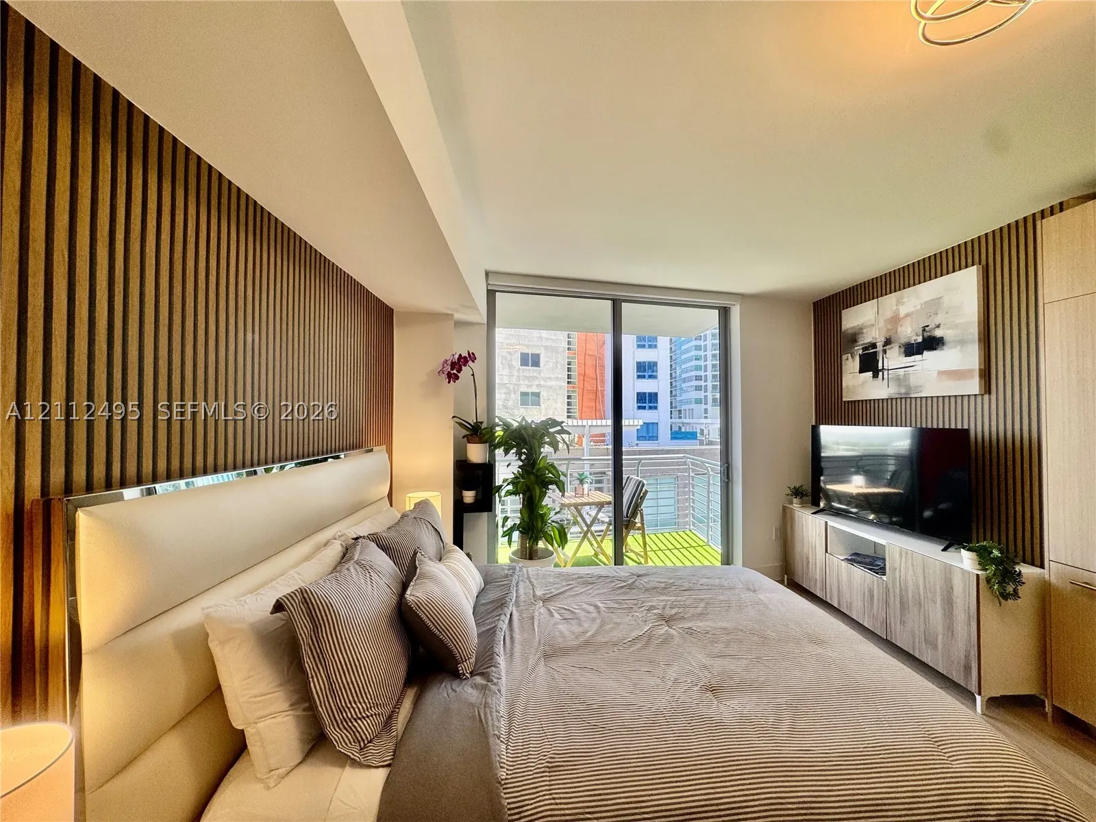 90 NE 32nd St #613