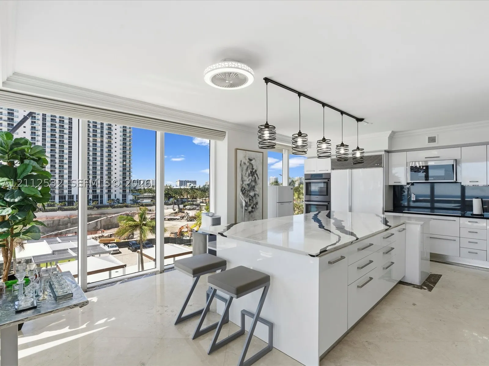 18911 Collins Ave #601