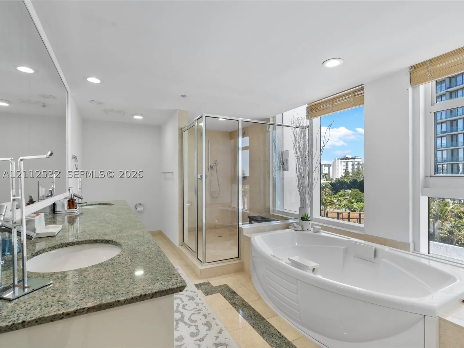 18911 Collins Ave #601