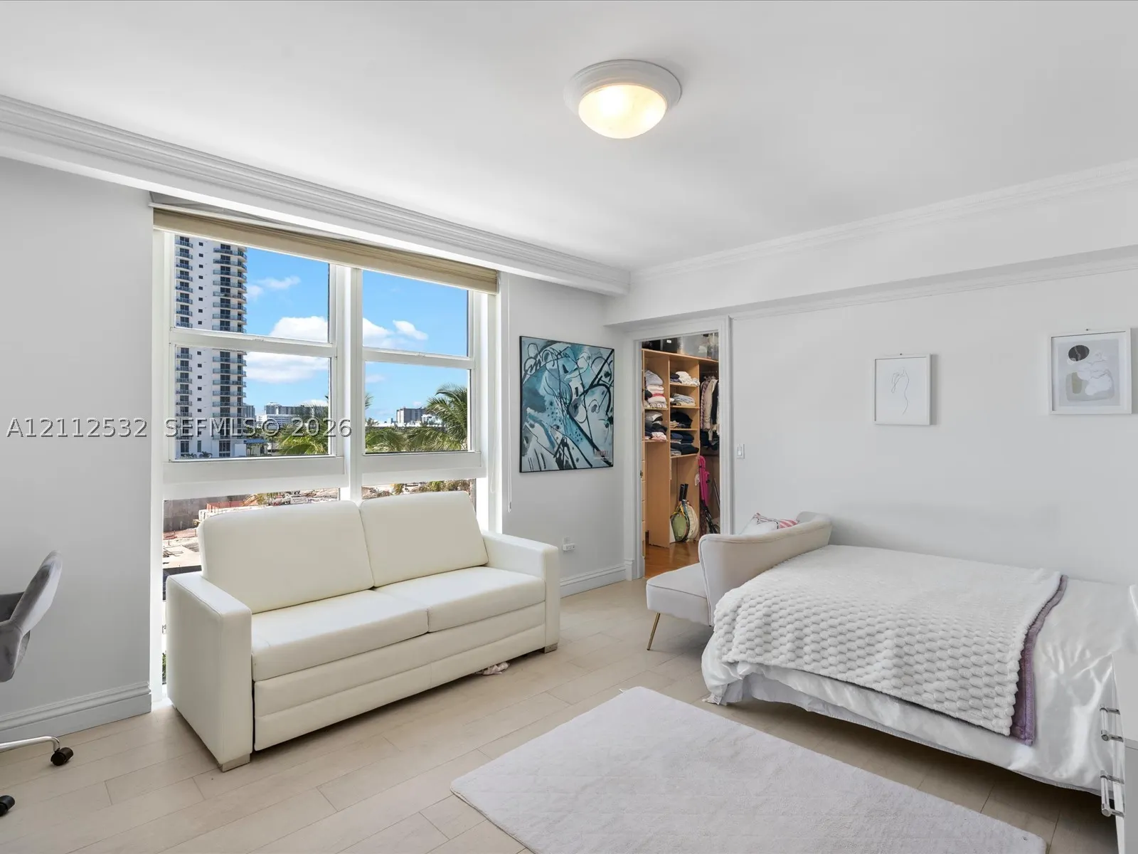 18911 Collins Ave #601