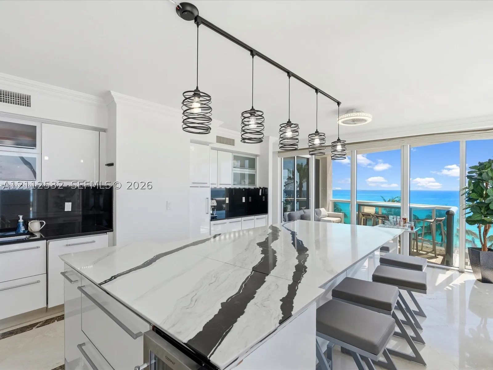 18911 Collins Ave #601