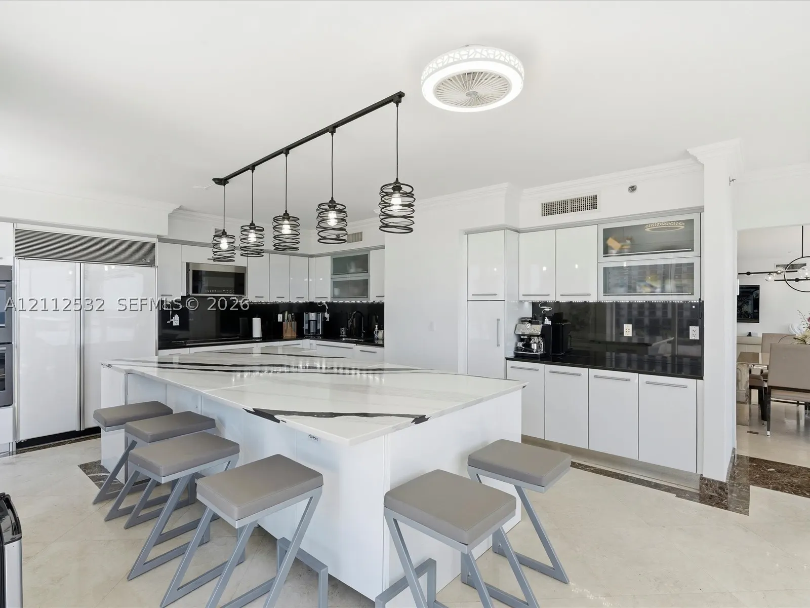 18911 Collins Ave #601