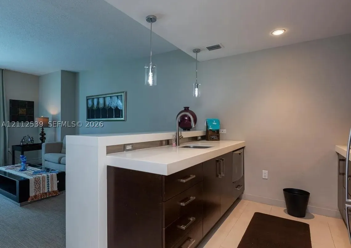 17315 Collins Ave #705