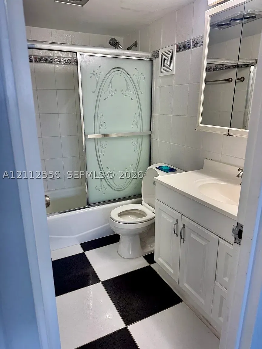 8400 Byron Ave #4E