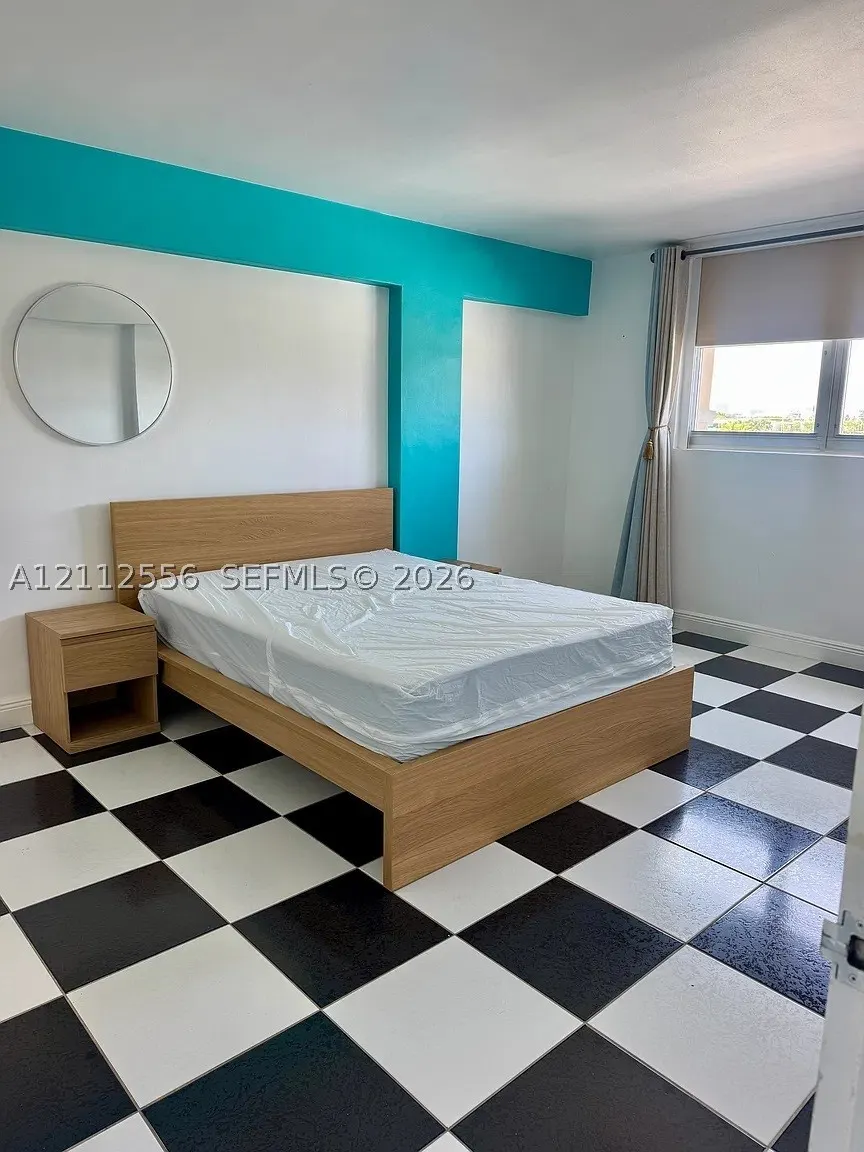 8400 Byron Ave #4E