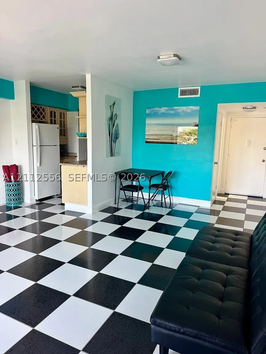 8400 Byron Ave #4E