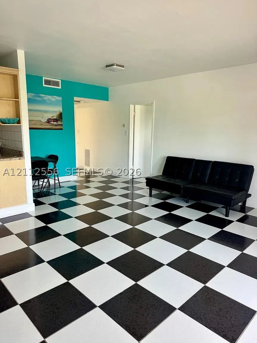 8400 Byron Ave #4E
