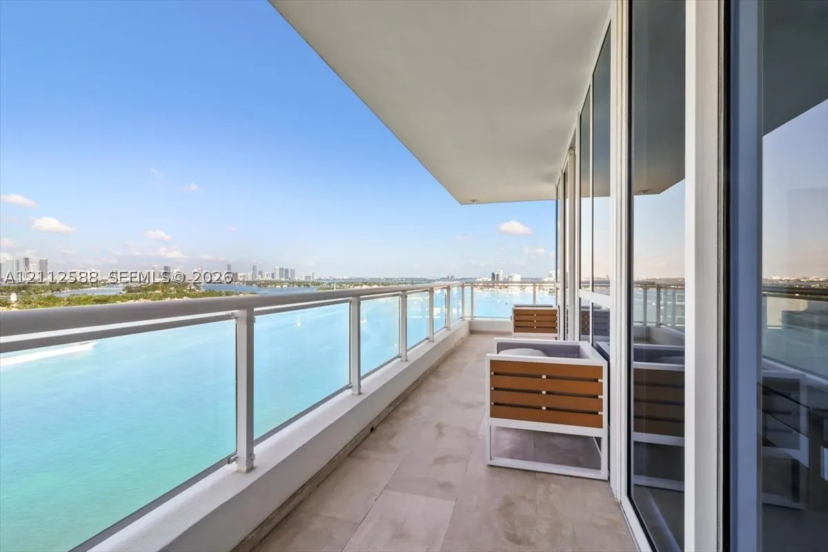 540 West Ave #1914