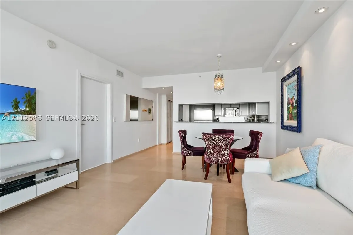 540 West Ave #1914