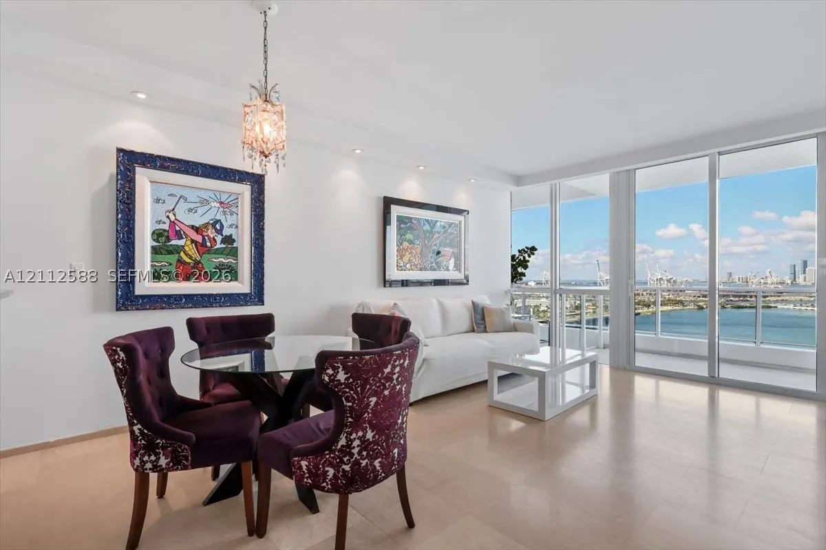 540 West Ave #1914