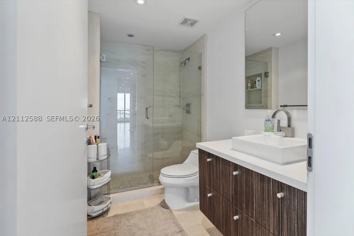 540 West Ave #1914