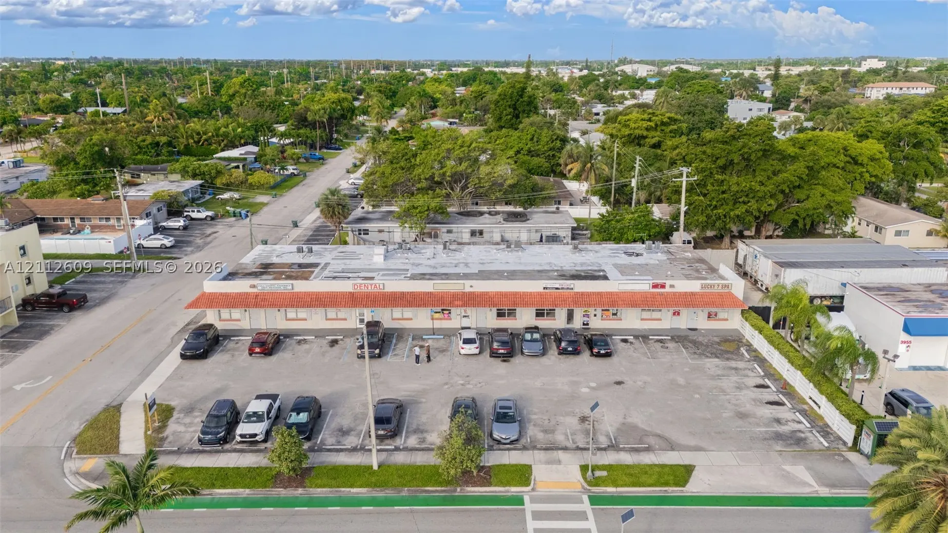 3901 N Andrews Ave #3921 & 3925