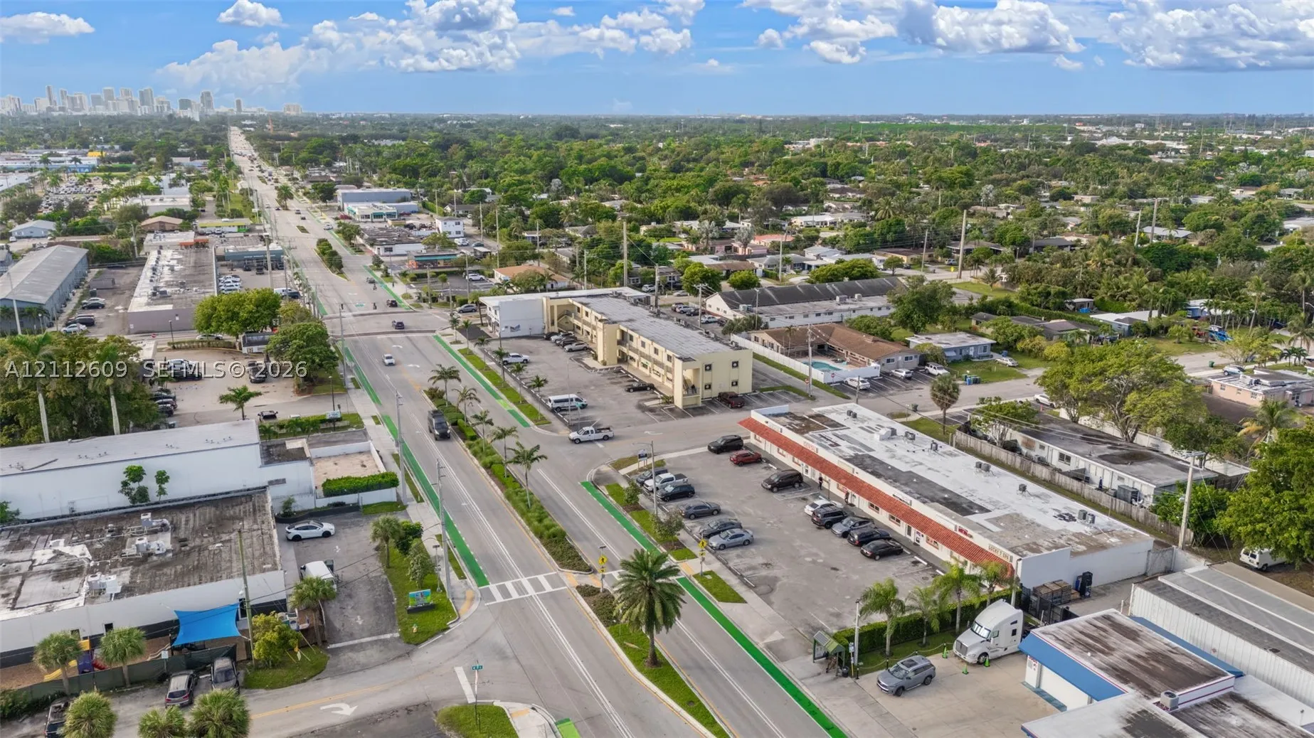3901 N Andrews Ave #3921 & 3925