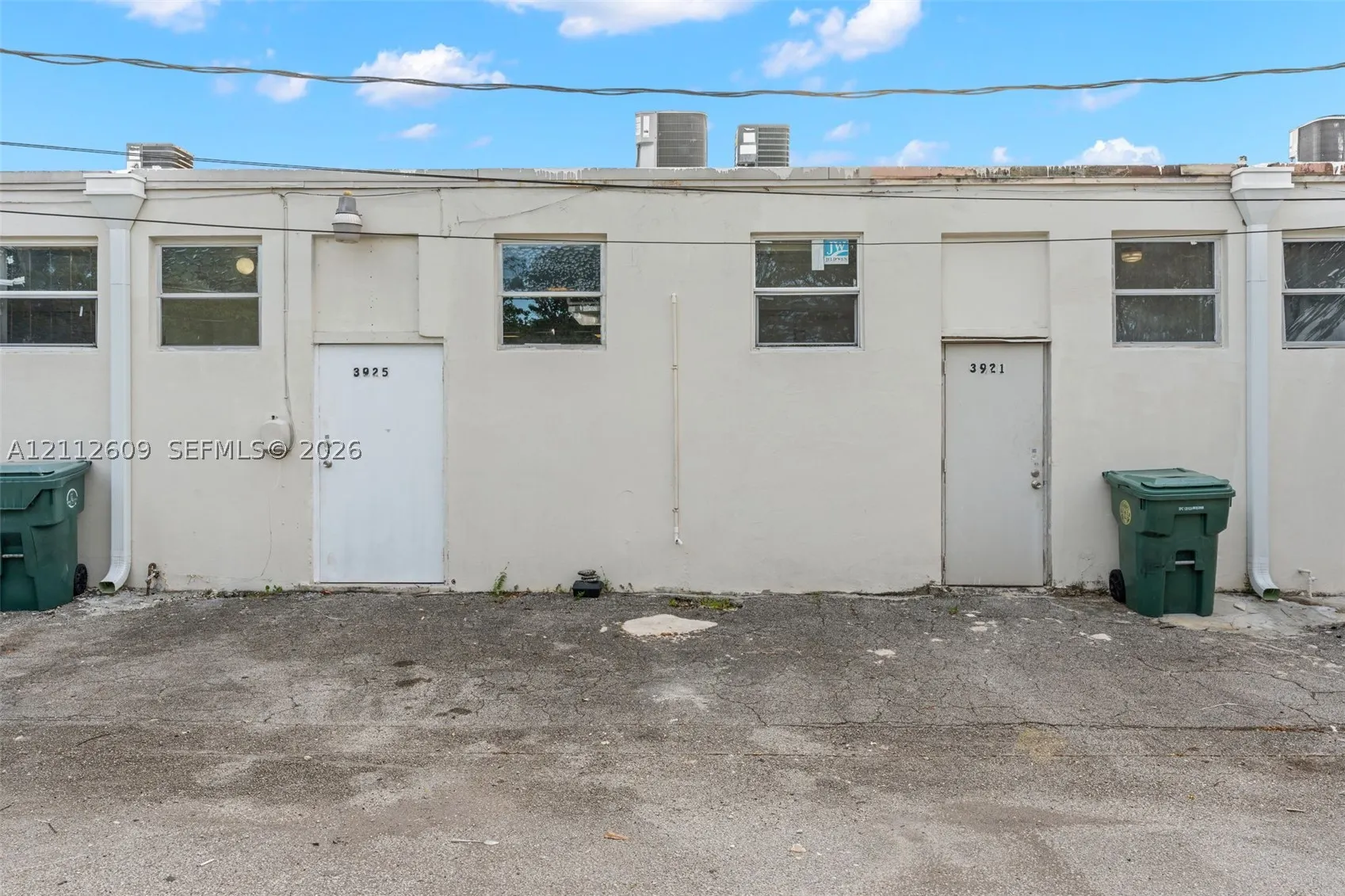 3901 N Andrews Ave #3921 & 3925