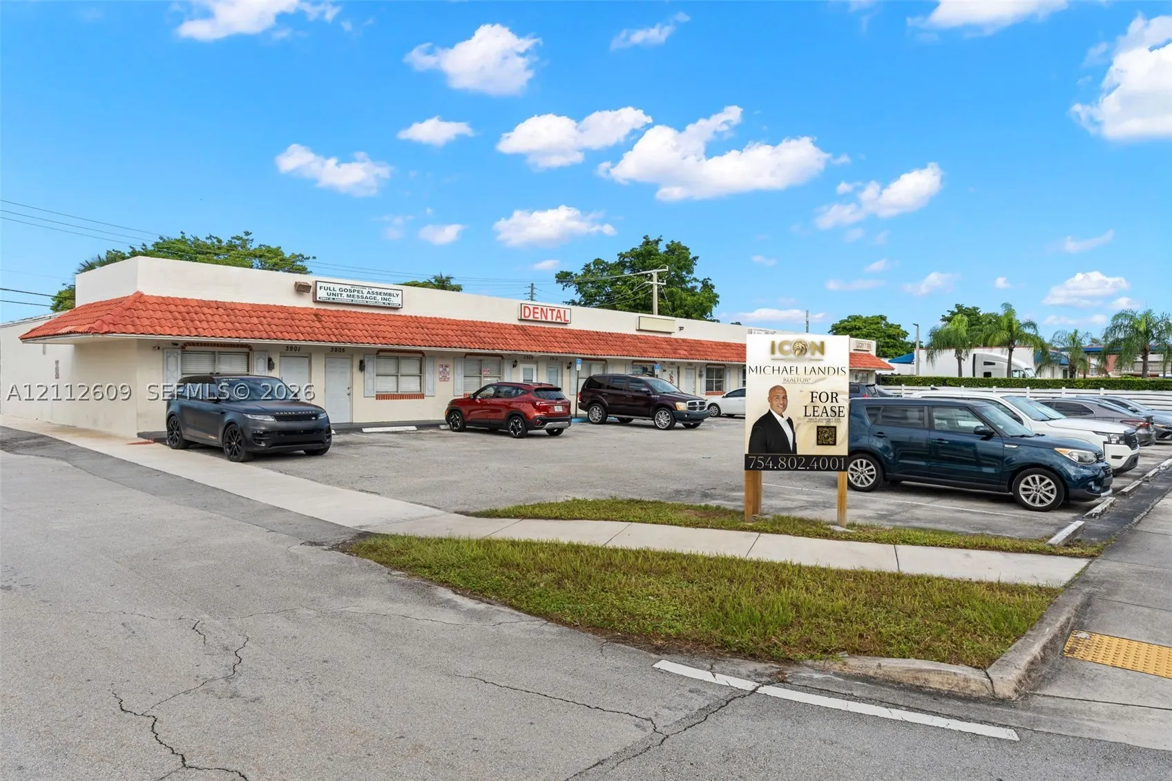 3901 N Andrews Ave #3921 & 3925