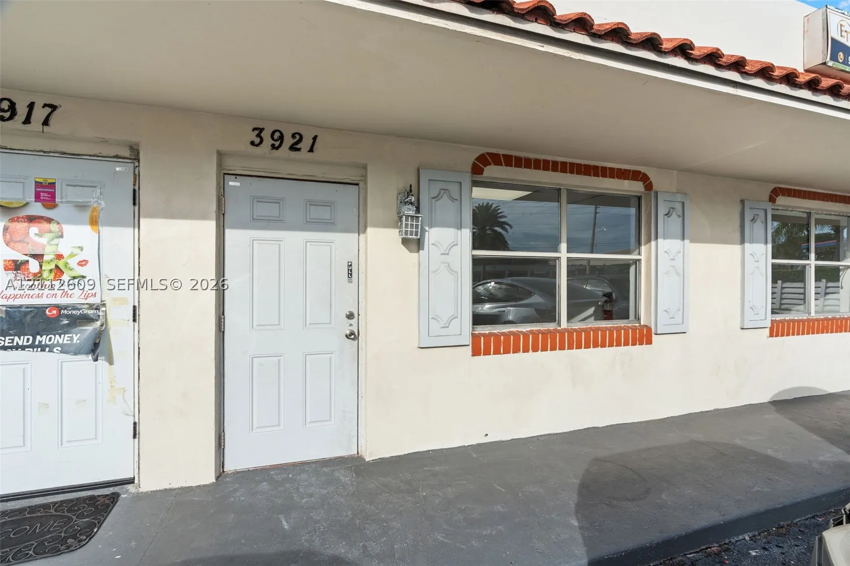3901 N Andrews Ave #3921 & 3925