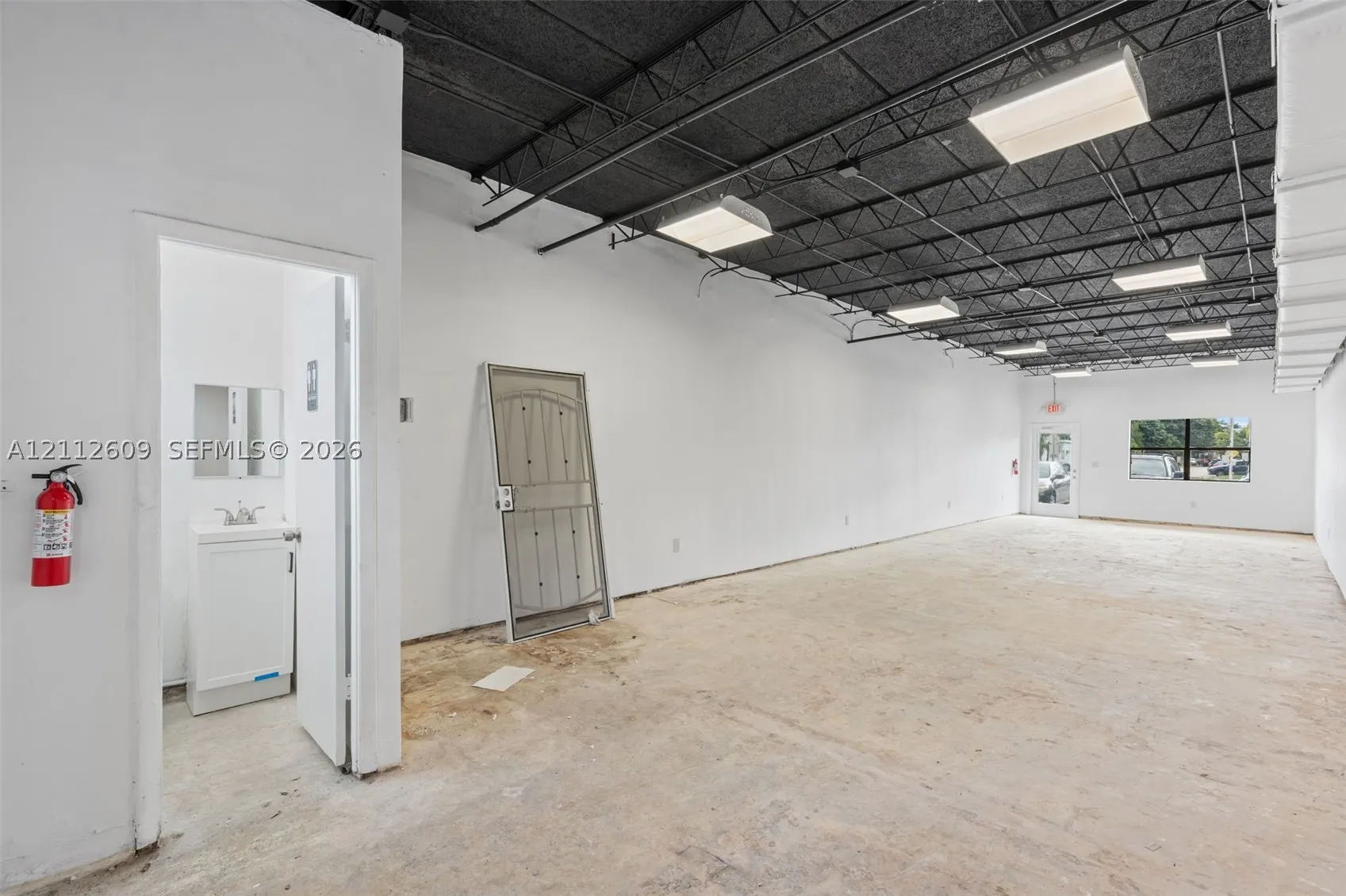 3901 N Andrews Ave #3921 & 3925