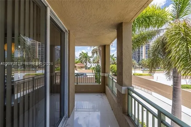 2080 S Ocean Dr #202