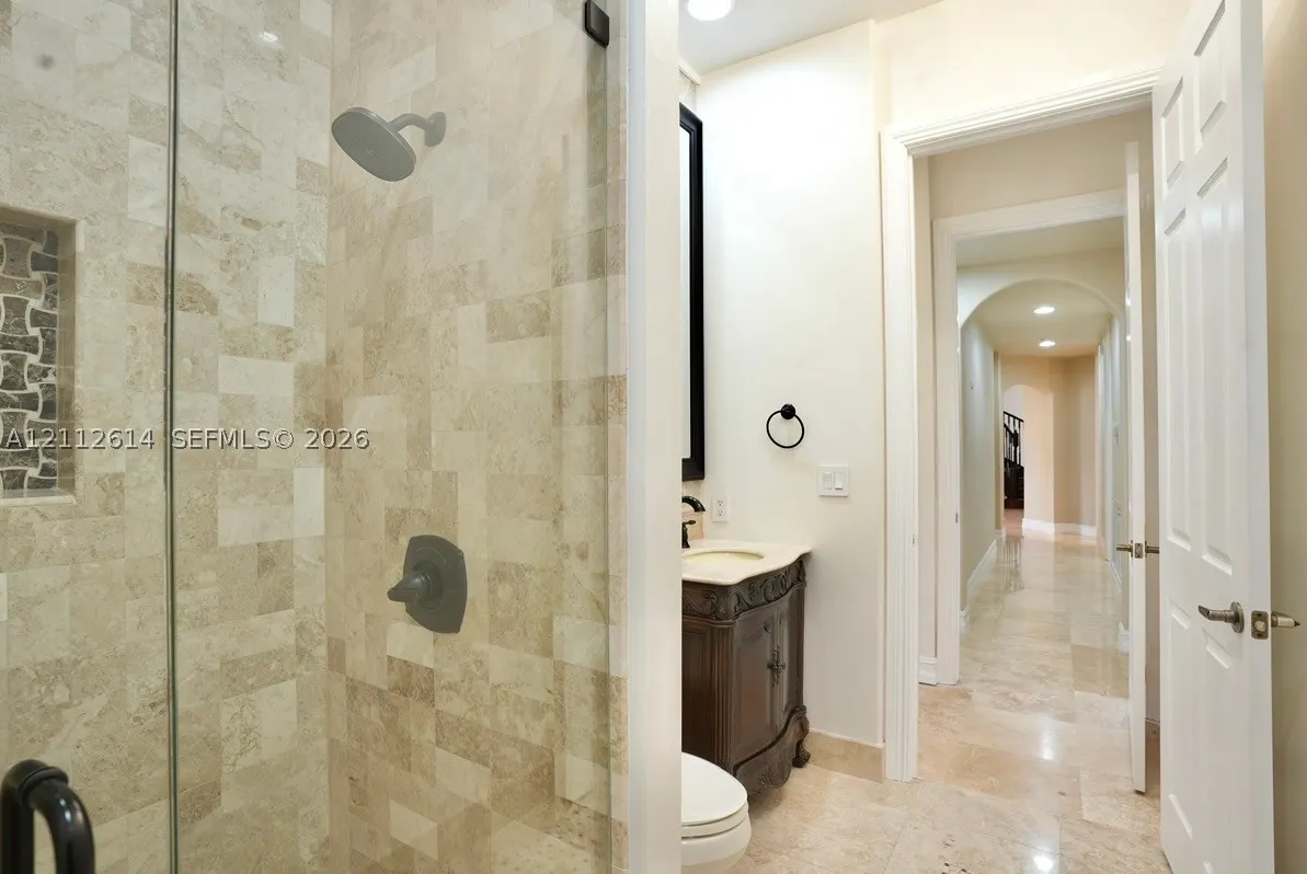 1422 Victoria Isle Dr