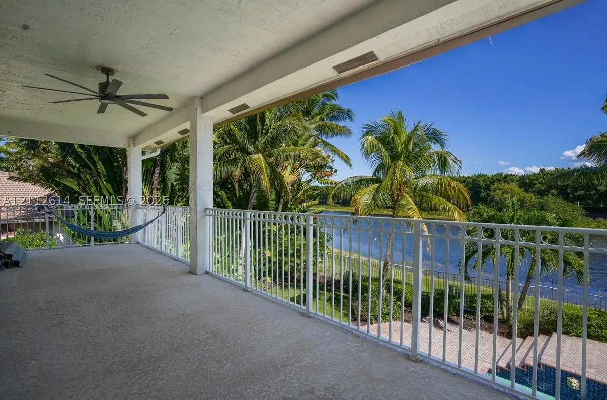 1422 Victoria Isle Dr