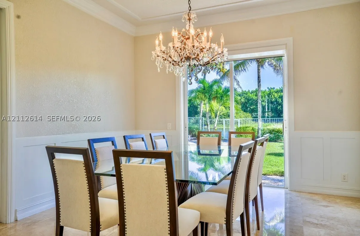 1422 Victoria Isle Dr