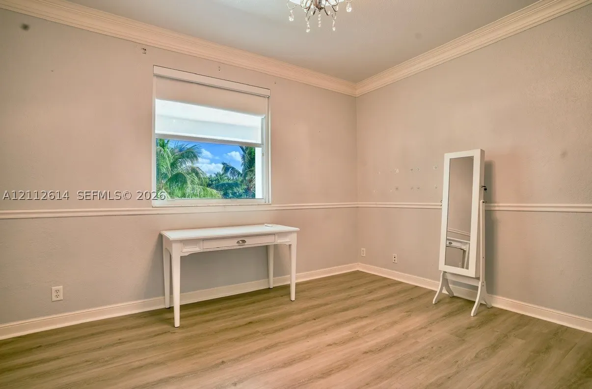 1422 Victoria Isle Dr