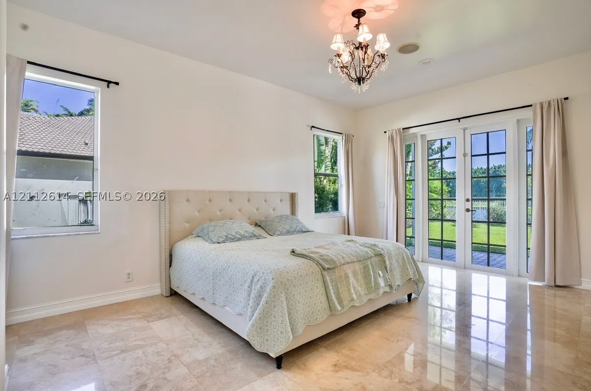 1422 Victoria Isle Dr