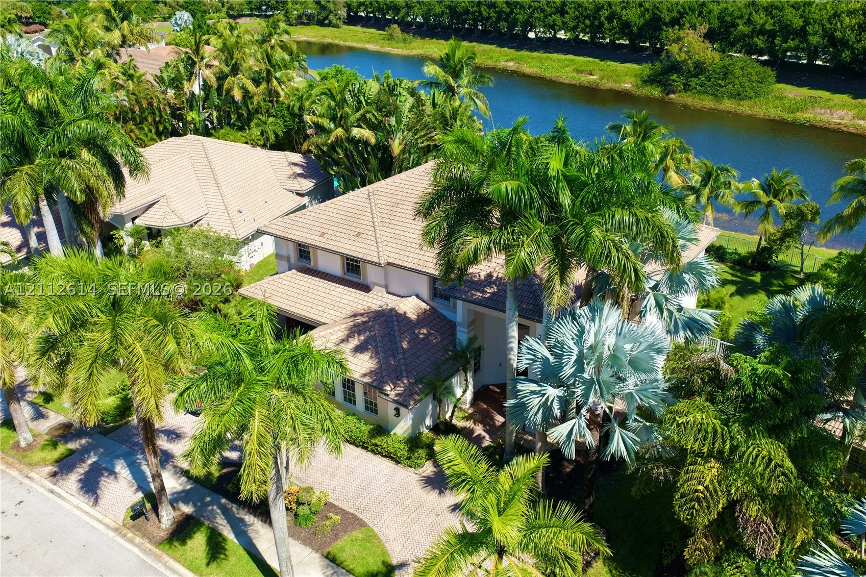 1422 Victoria Isle Dr