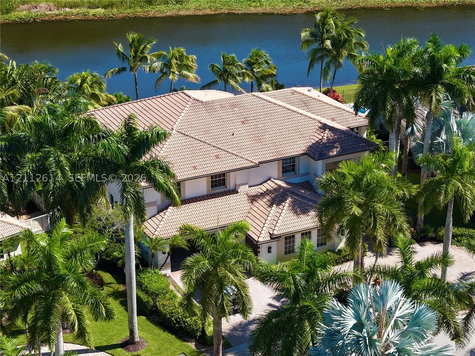 1422 Victoria Isle Dr